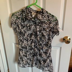 Worthington Short Sleeve Black and White See-Through Shirt. Size M,Slightly Used
